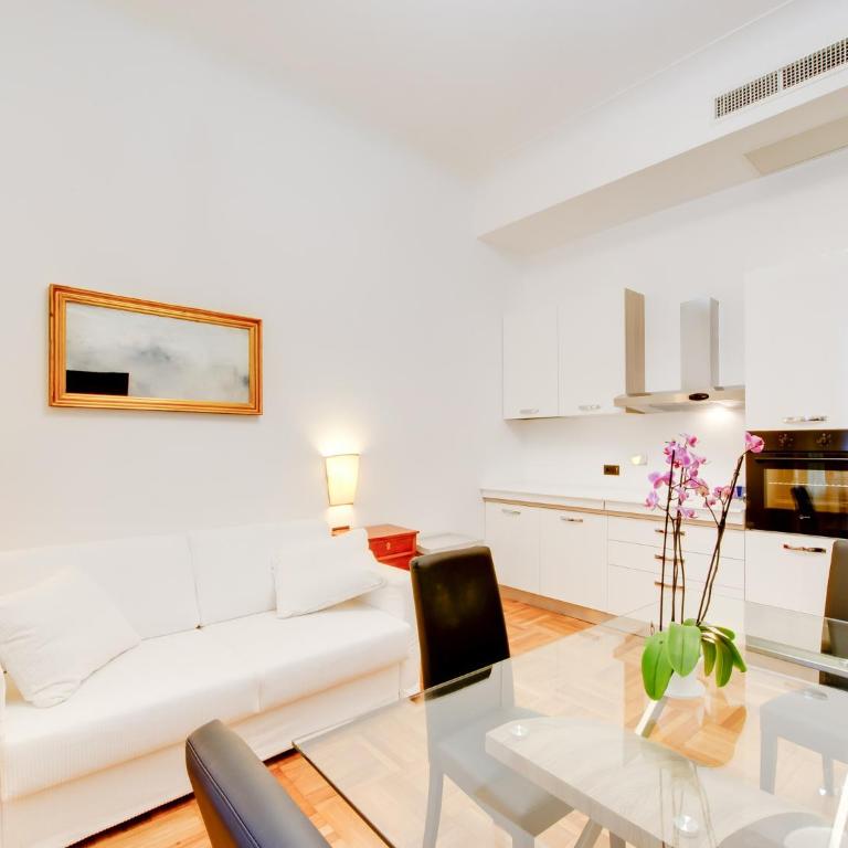 Queen Palace Suites - One-Bedroom Apartment (4 Adults) - 2