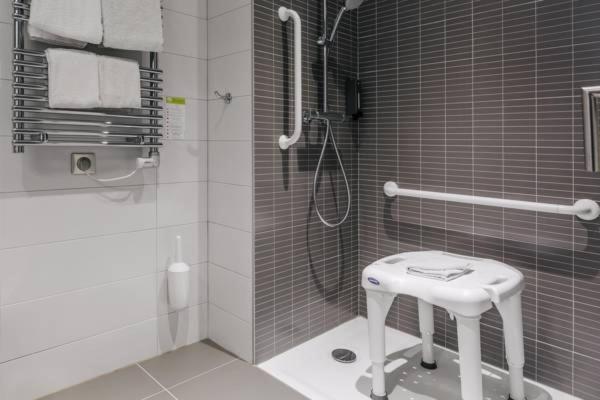Hotel-Café du Trinquet - Chambre Double - Accessible aux Personnes à Mobilité Réduite - 4