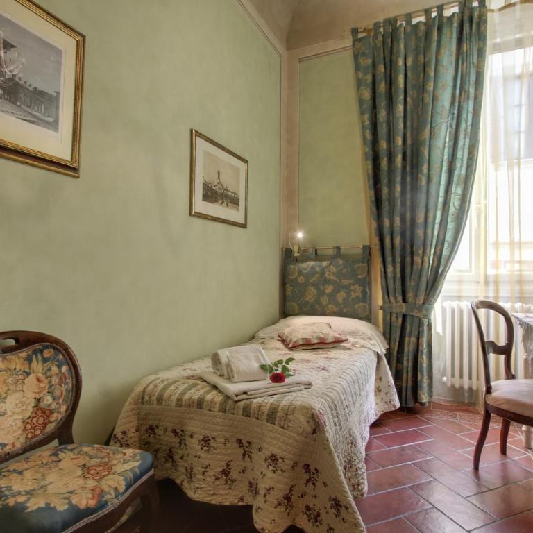 Pergola Apartment - Two-Bedroom Apartment with Balcony - 7