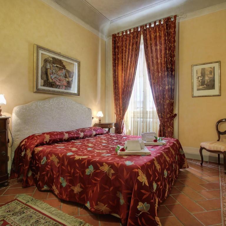 Pergola Apartment - Two-Bedroom Apartment with Balcony - 11