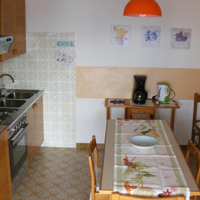 Casa Palmira - Appartamento con 2 Camere da Letto, Terrazza e Vista Lago - 22