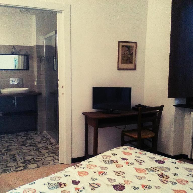 Oddi21 B&B - Camera Matrimoniale con Bagno Privato - 6