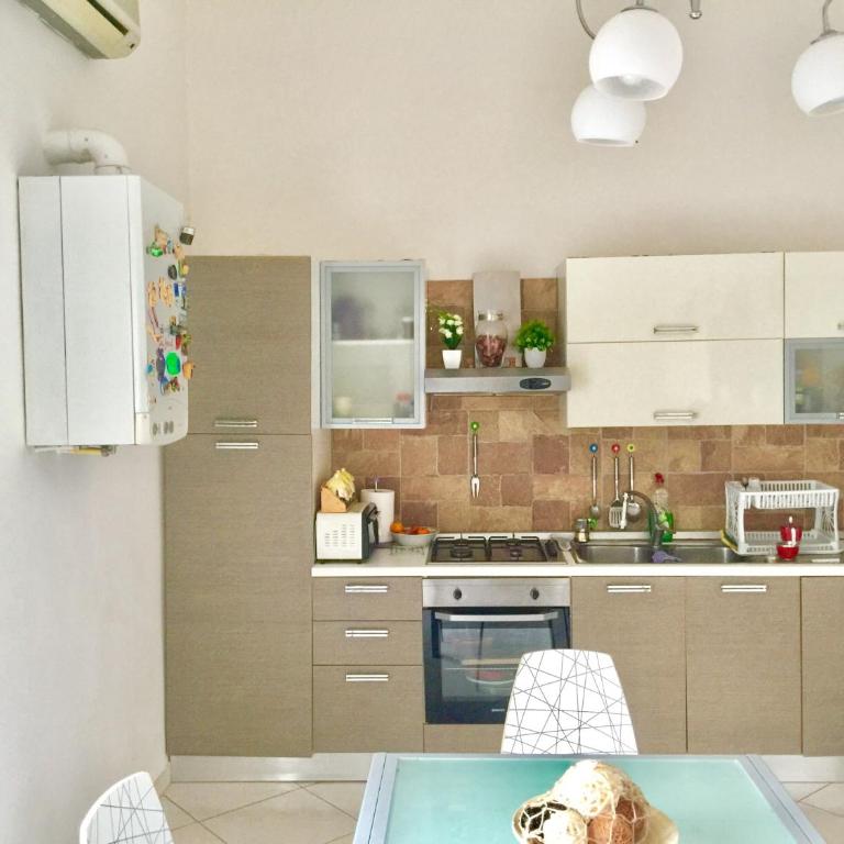 Miseria e Nobiltà Apartment CHECK-IN FROM 12 00 TO 15 00 - Two-Bedroom Apartment - 23