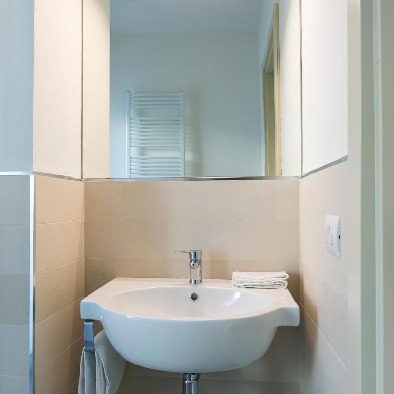 Residenza Riva Azzurra - One-Bedroom Apartment - 3