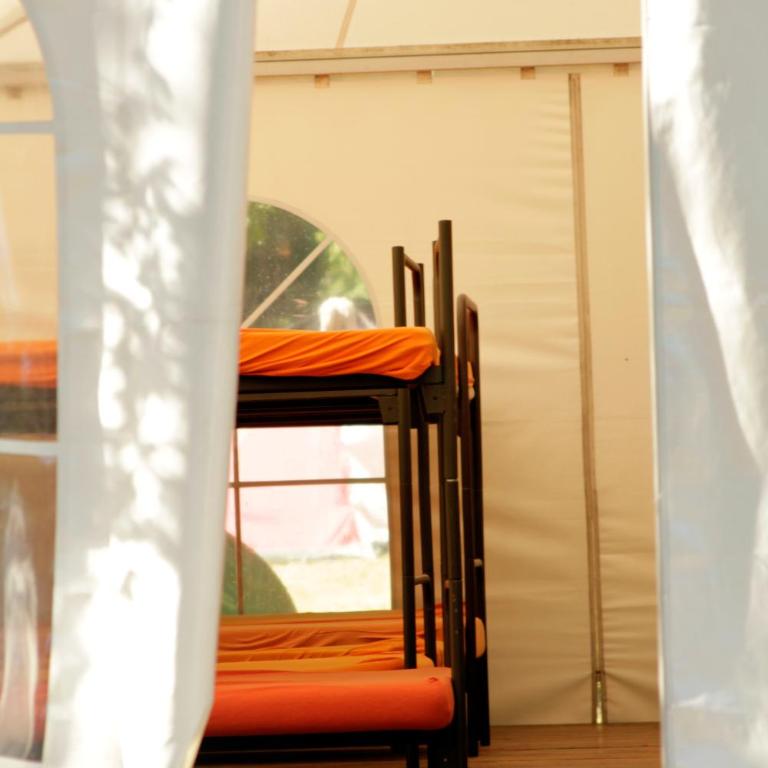 THE TENT - Youth Only - Buchung leider nur bis 30 Jahre möglich! - Litera en la tienda compartida mixta - 3