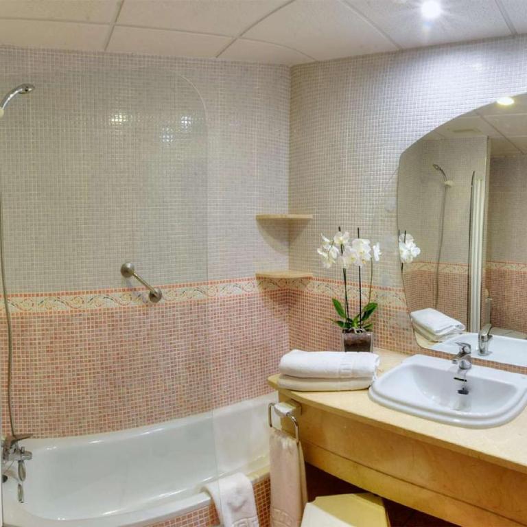 Hotel & Spa Entremares - Habitación Doble con 2 camas supletorias (2 adultos y 2 niños) - 14