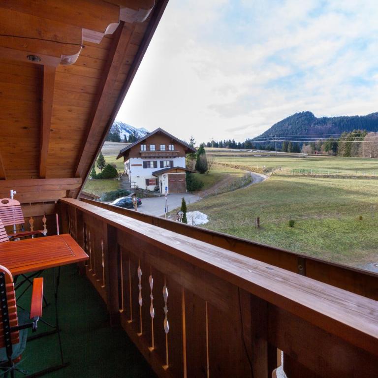 Ferienwohnungen Alpentraum - Landhaus am Bächle - Apartment mit 2 Schlafzimmern - 9