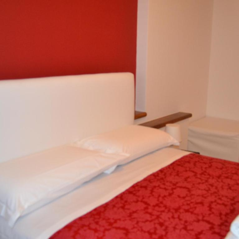 Bed And Breakfast Sunflower - Camera Matrimoniale Economy con Balcone - 2