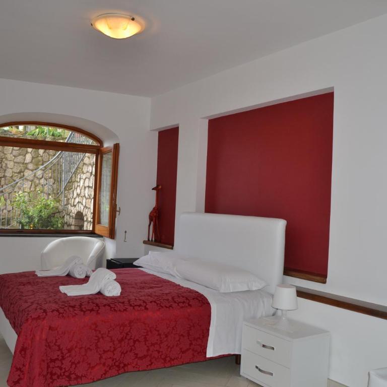 Bed And Breakfast Sunflower - Camera Matrimoniale Budget con Balcone - 3