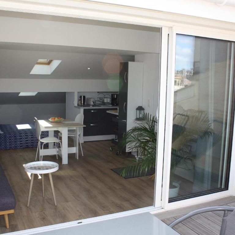 Le Clos Beaufleury - Studio avec Terrasse - 3
