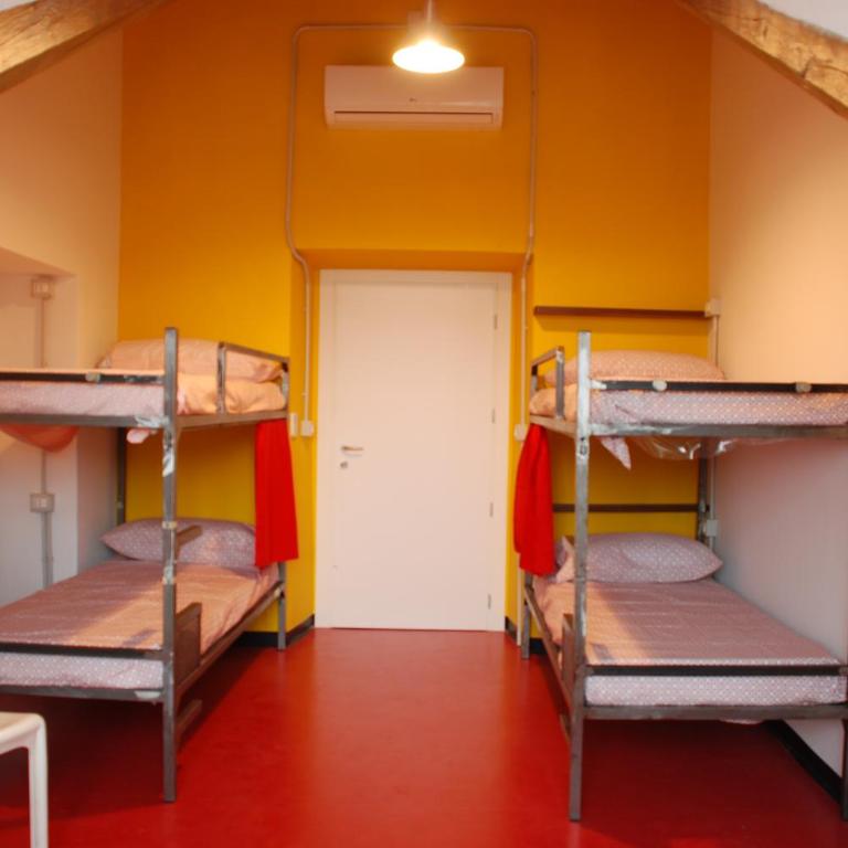 Attic Hostel Torino - Posto Letto in Dormitorio Misto con 4 Letti - 6