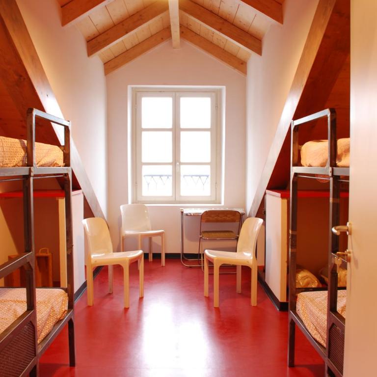 Attic Hostel Torino - Posto Letto in Dormitorio Misto con 4 Letti - 4