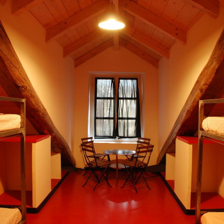 Attic Hostel Torino - Posto Letto in Dormitorio Misto con 4 Letti - 3