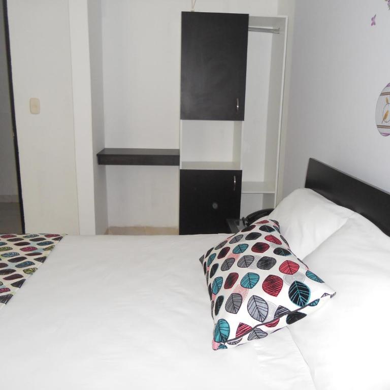 Hotel Cosmos Sincelejo - Habitación Familiar con balcón - 5