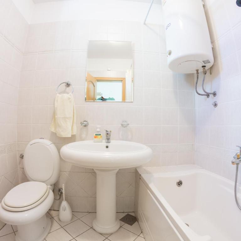 Villa Ami - Četvorokrevetna Soba sa Sopstvenim Kupatilom - 4