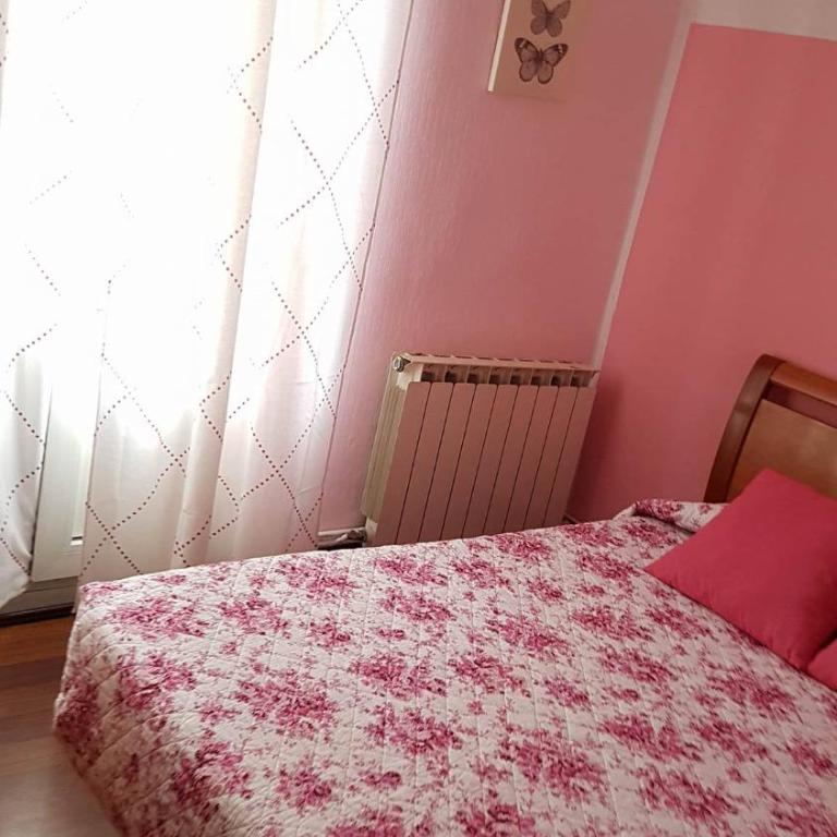 Pension Martinez - Double Room with Shared Bathroom - 5
