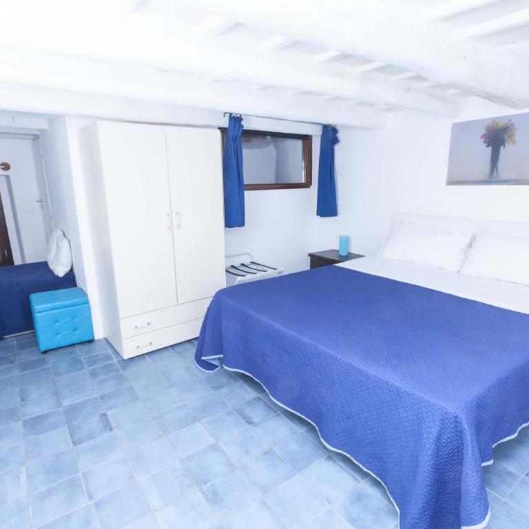 B&B del Massimo - Camera Quadrupla con Bagno Privato Esterno - Mansarda - 2