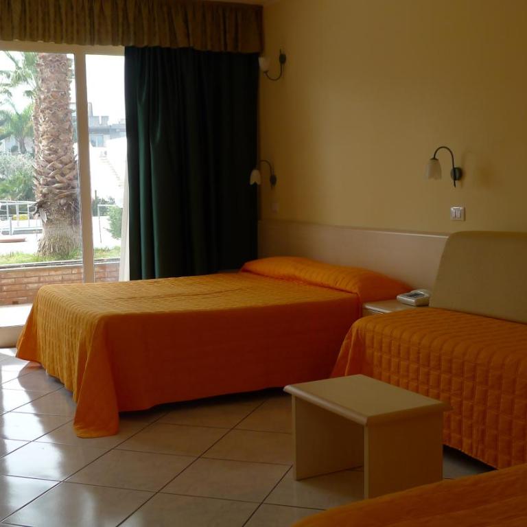 King's House Hotel Resort - Camera Quadrupla - 1