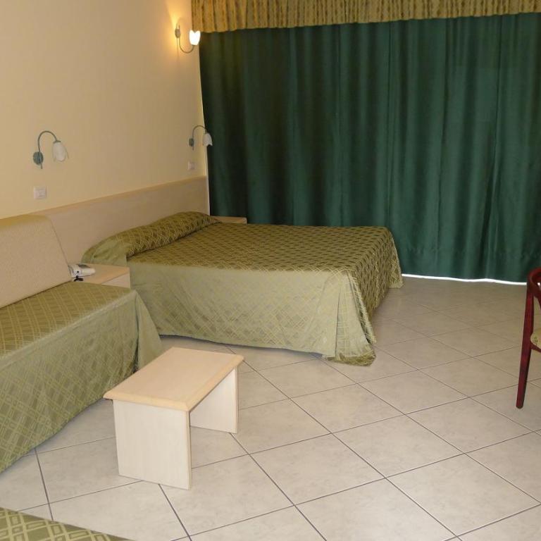 King's House Hotel Resort - Camera Familiare (2 Adulti + 2 Bambini) - 2