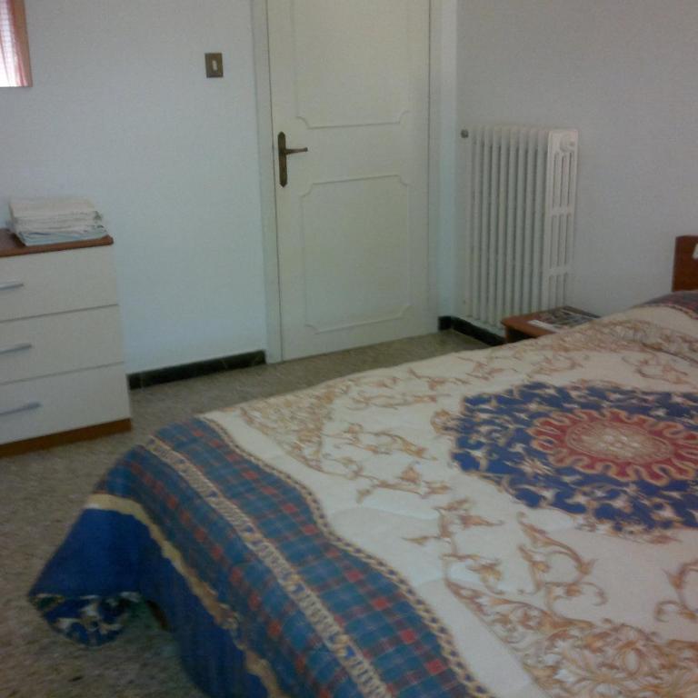 B&B In Centro - Camera Tripla con Bagno in Comune - 10