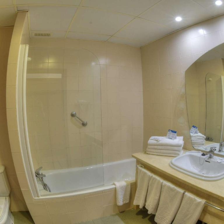 Hotel & Spa Entremares - Habitación Doble con 2 camas supletorias (2 adultos y 2 niños) - 12