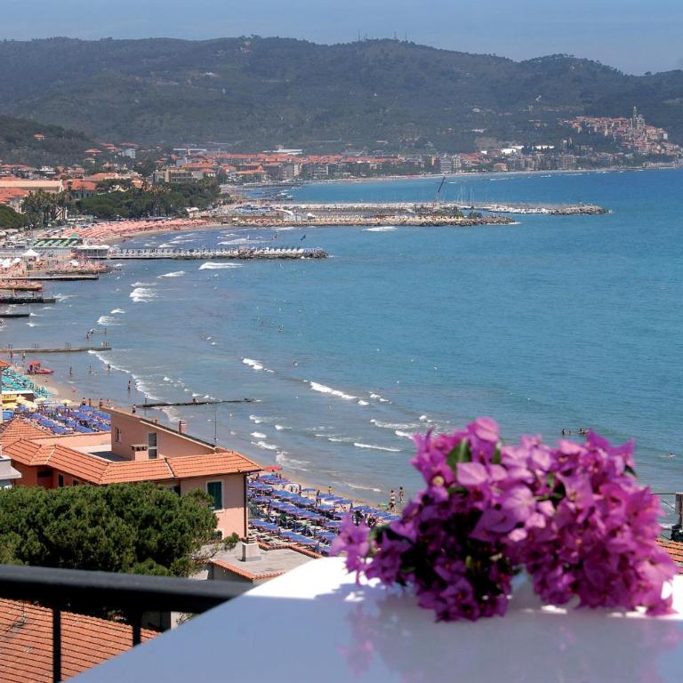 Piccolo Hotel - Camera Matrimoniale/Doppia con Letti Singoli con Balcone e Vista Mare - 4