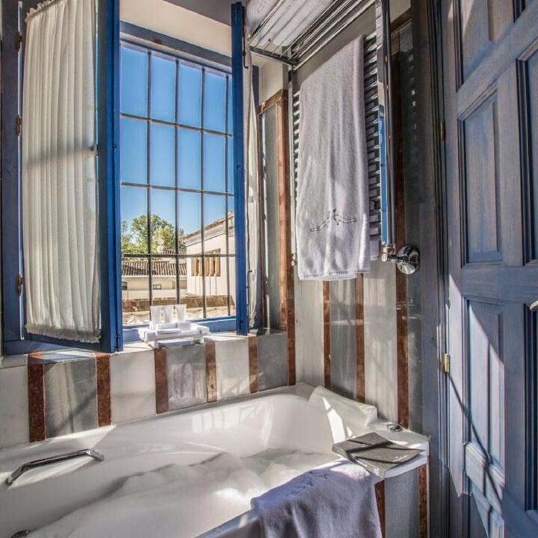 Las Casas de la Judería de Córdoba - Classic Double or Twin with Spa Bath - 2