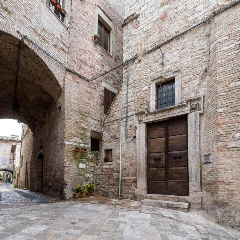 Appartmento in Via San Rufino - Appartamento su 2 Livelli - 35