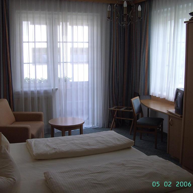 Hotel Roter Hahn - Bed & Breakfast - Doppelzimmer Waxenstein - 4