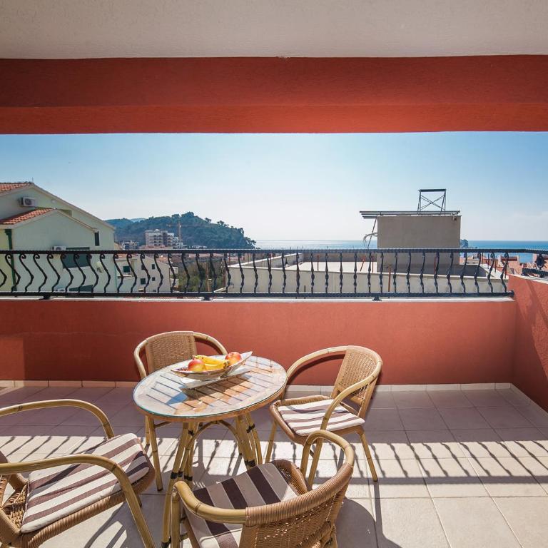 Apartments Franovic - Luksuzni Apartman sa 2 Spavaće Sobe - 1