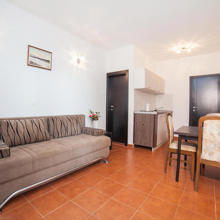 Apartments Franovic - Četvorokrevetni Studio - 2