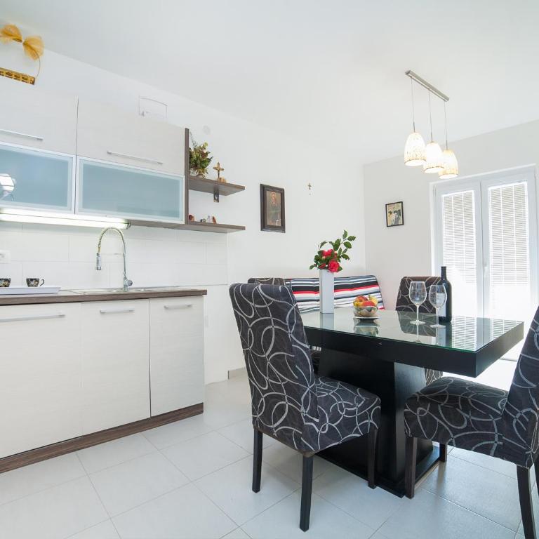 Apartments Franovic - Četvorokrevetni Studio s Pogledom na More - 2