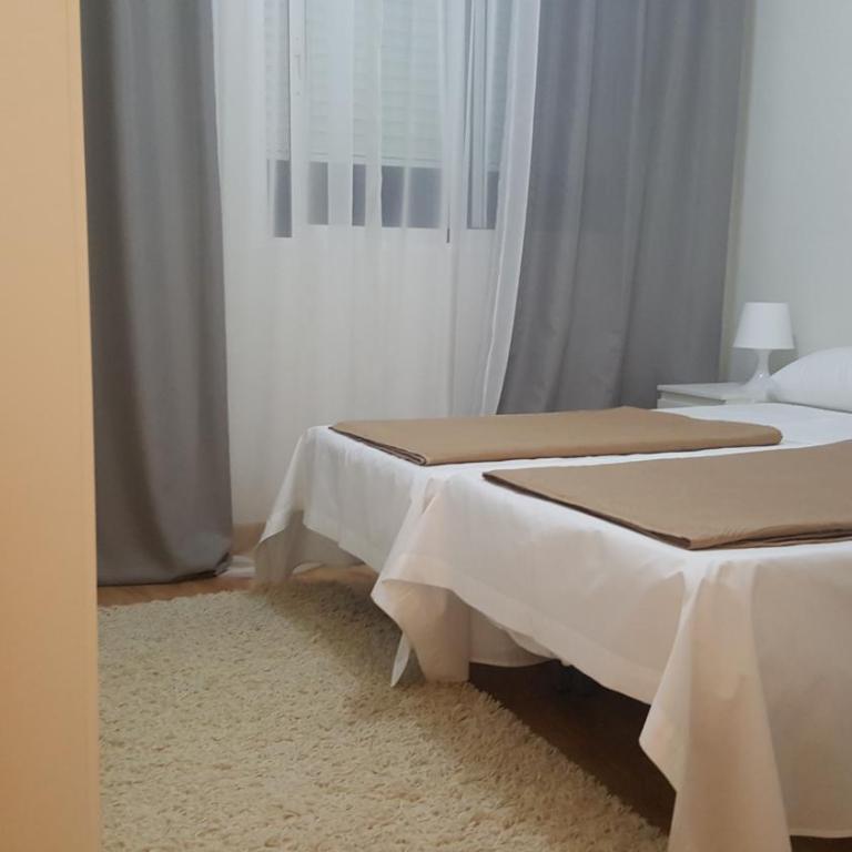 Pension Yna Holiday - Habitación Doble con baño compartido - 2 camas - 7