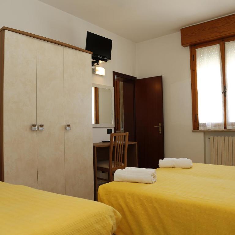 Hotel Villa Dina - Camera Tripla Standard - 5