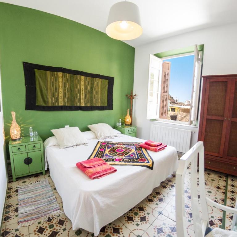 Villa Alicia Guest House - Double Room with Private Bathroom - 3