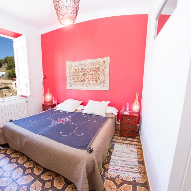 Villa Alicia Guest House - Double Room with Shared Bathroom - 1
