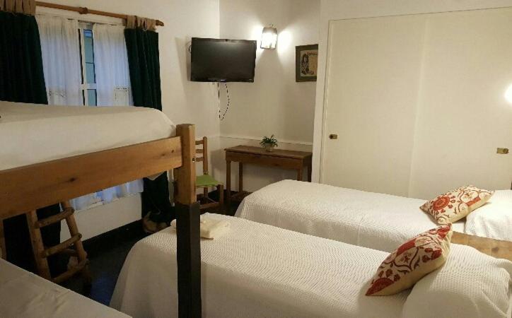 Hosteria El Colonial - Quadruple Room - 1