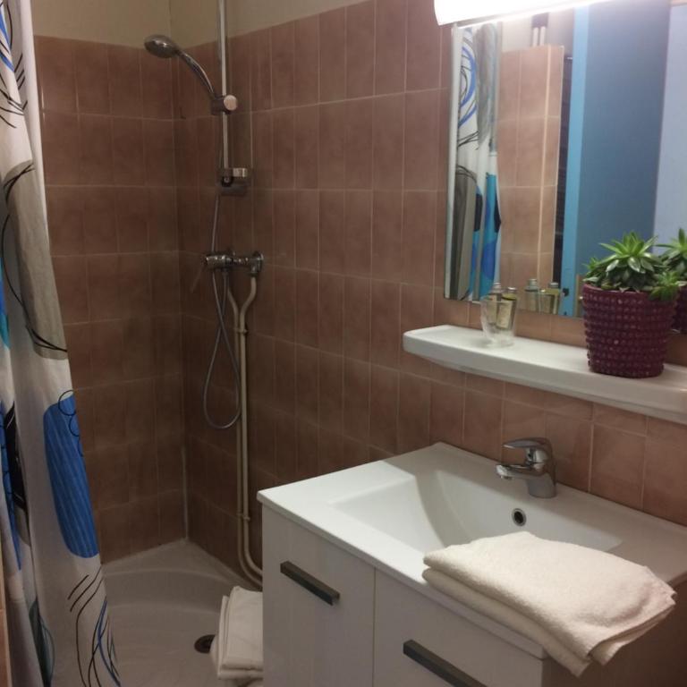 Hotel Bains Sarrailh - Chambre Lits Jumeaux - 8