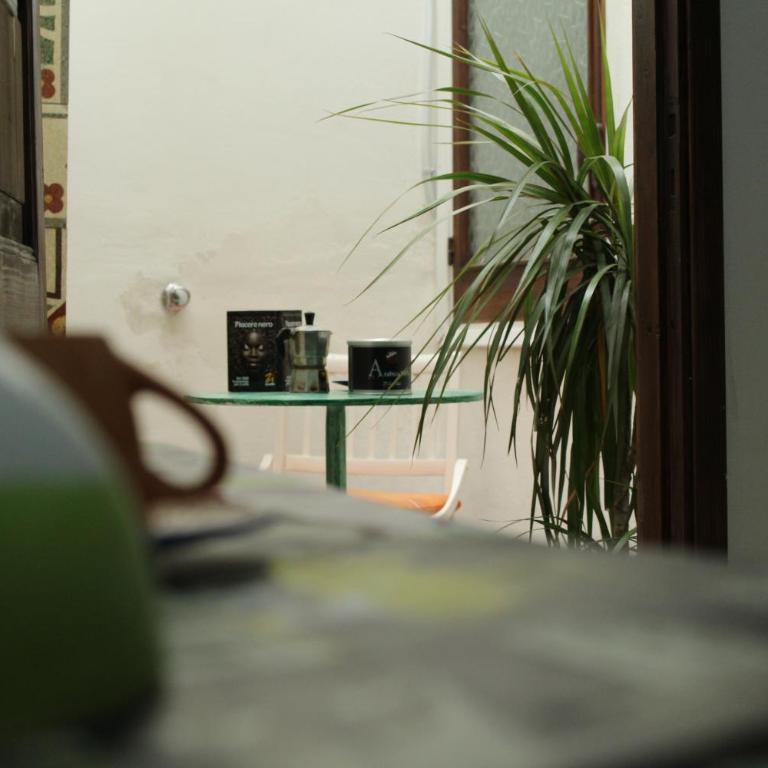 A Due Passi dal Centro - Camera Doppia con Letti Singoli con Bagno Privato - 13