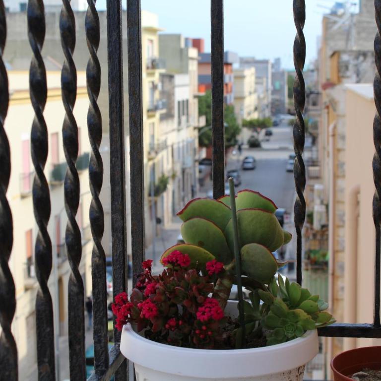 A Due Passi dal Centro - Camera Doppia con Letti Singoli con Bagno Privato - 8
