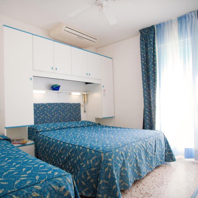 Hotel Sanremo - Camera Familiare con Balcone e Vista Mare Laterale (2 Adulti + 1 Bambino) - 4