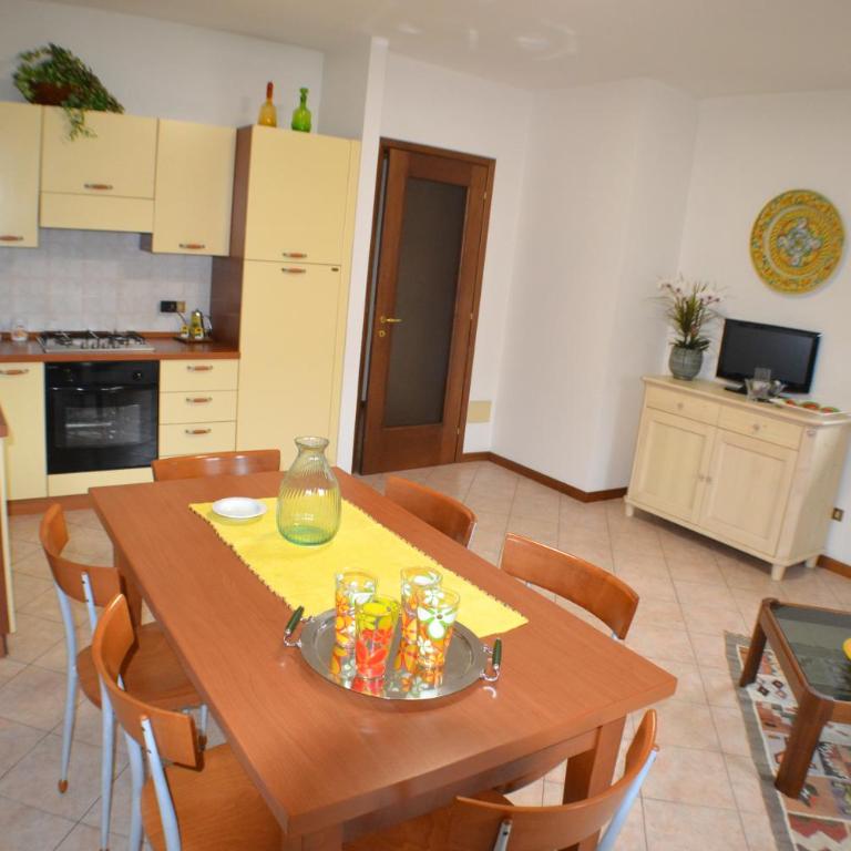 In Centro a Torri del Benaco - Two-Bedroom Apartment - 35