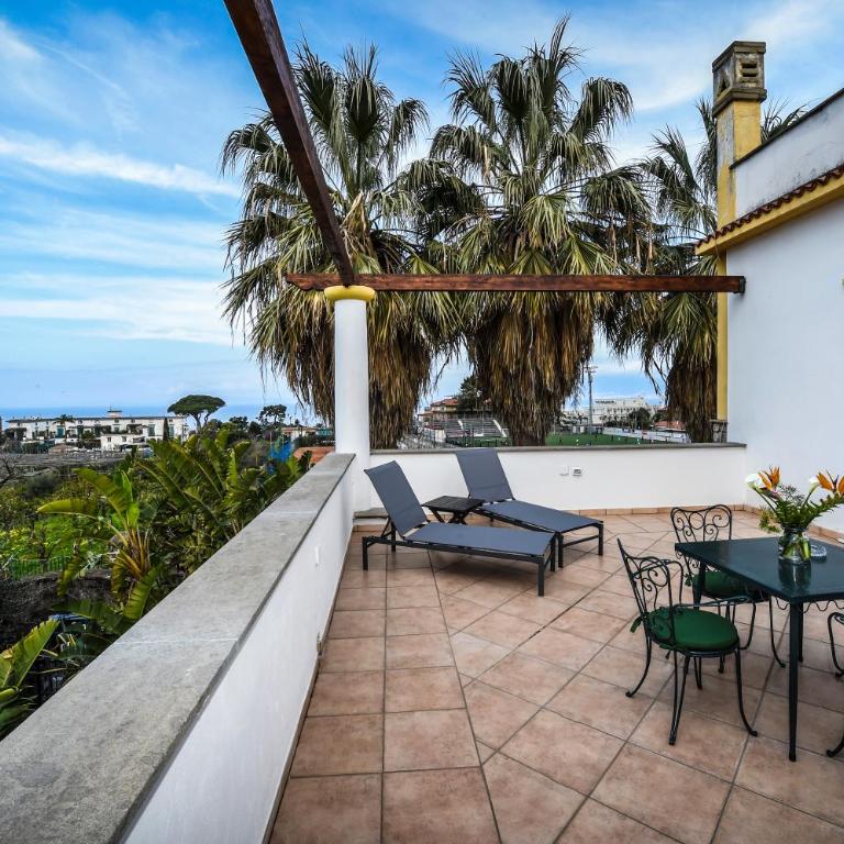 Bella Sorrento B&B - Quadruple Room with Sea View - 10