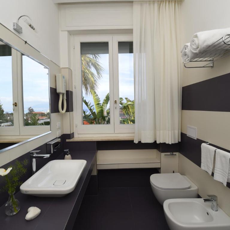 Bella Sorrento B&B - Quadruple Room with Sea View - 17