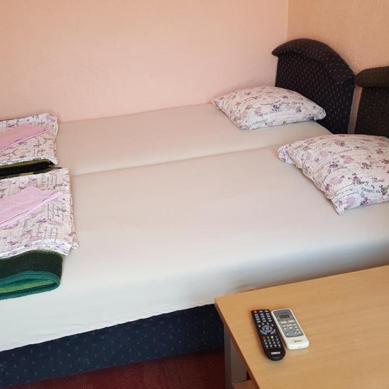 AS MONTENEGRO SUITES - Trokrevetna Soba sa Zajedničkim Kupatilom - 9