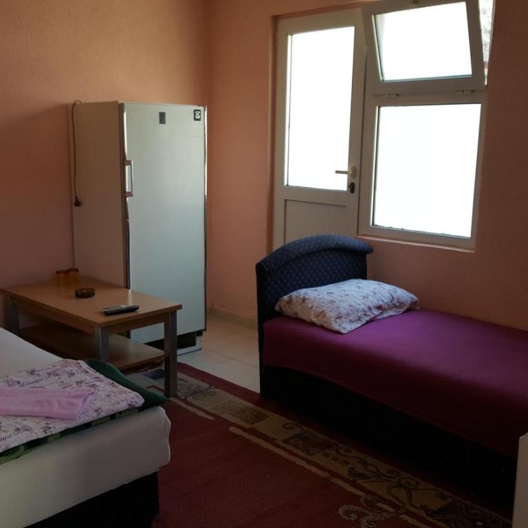 AS MONTENEGRO SUITES - Trokrevetna Soba sa Zajedničkim Kupatilom - 10