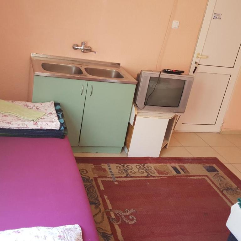 AS MONTENEGRO SUITES - Trokrevetna Soba sa Zajedničkim Kupatilom - 11
