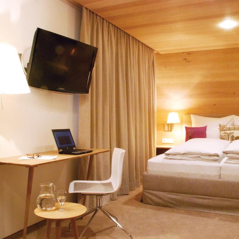 Pension Alpenfluh - Familiensuite mit Balkon - Nebengebäude - 6