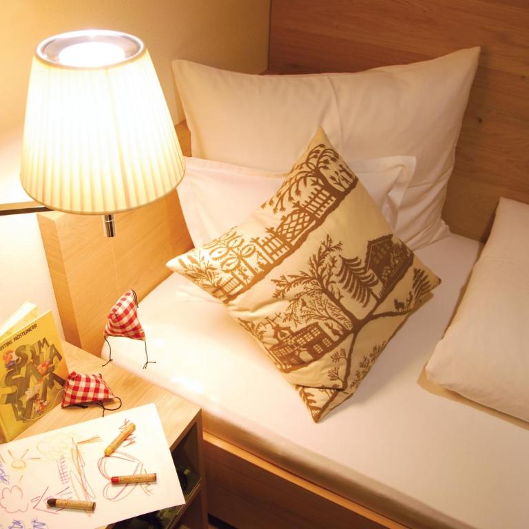 Pension Alpenfluh - Familiensuite mit Balkon - Nebengebäude - 5