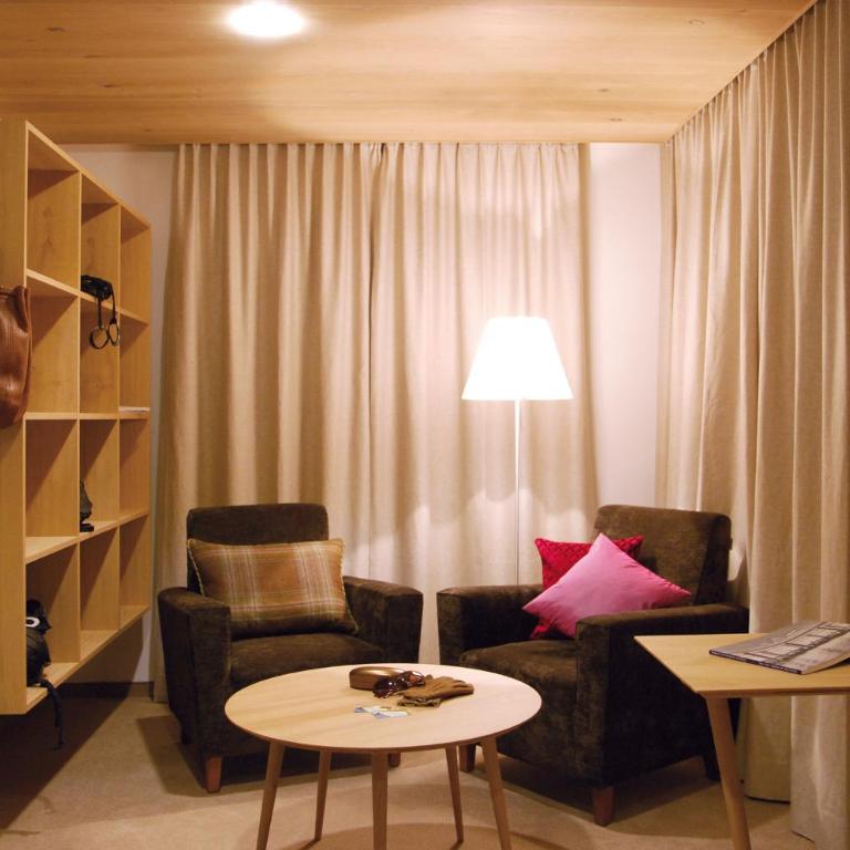 Pension Alpenfluh - Familiensuite mit Balkon - Nebengebäude - 3